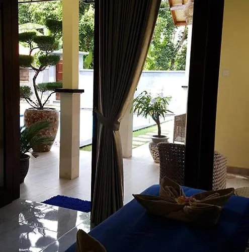 Mias Jungle House لوفينا